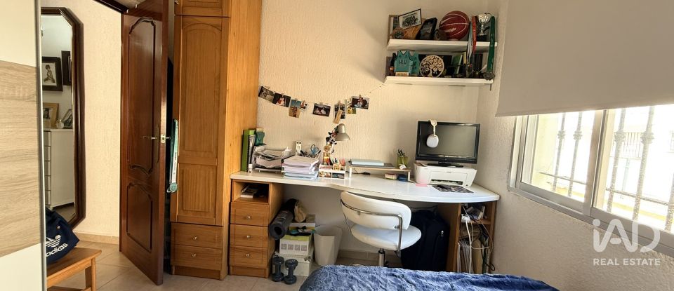 Pis 3 habitacions de 108 m² a La Antilla (21449)