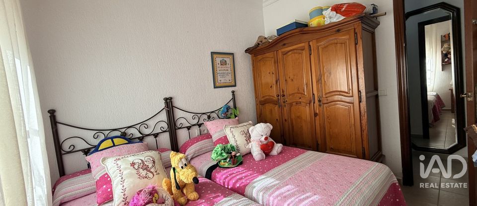 Pis 3 habitacions de 108 m² a La Antilla (21449)