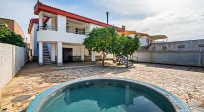 Cottage 0 bedrooms of 298 m² in Rociana del Condado (21720)