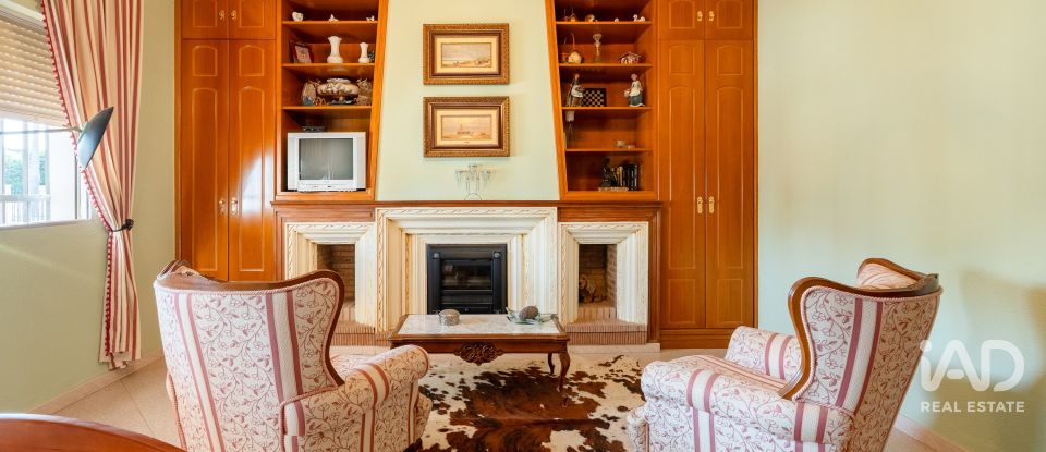 Chalet 0 habitaciones de 298 m² en Rociana del Condado (21720)