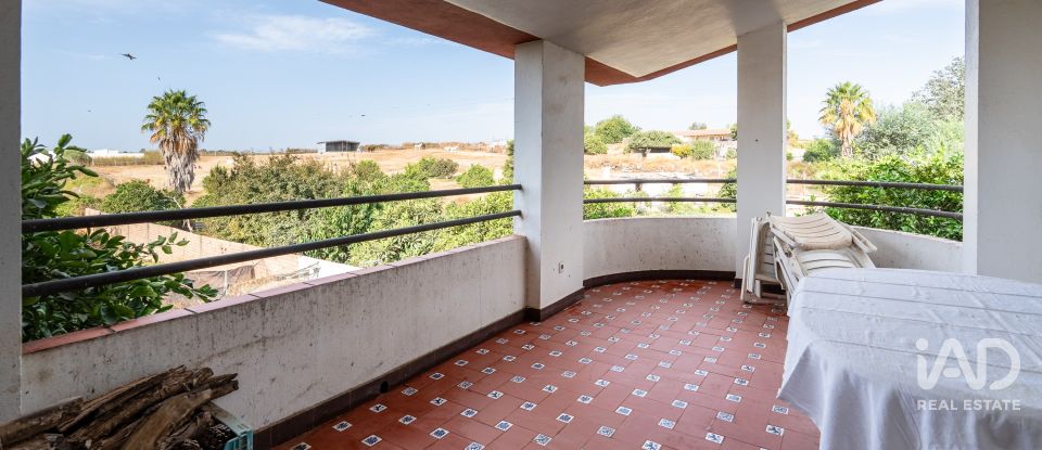 Chalet 0 habitaciones de 298 m² en Rociana del Condado (21720)