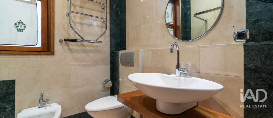 Pis 3 habitacions de 140 m² a Barcelona (08007)