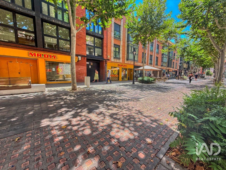 Shop / premises commercial of 395 m² in Ciudad Real (13001)