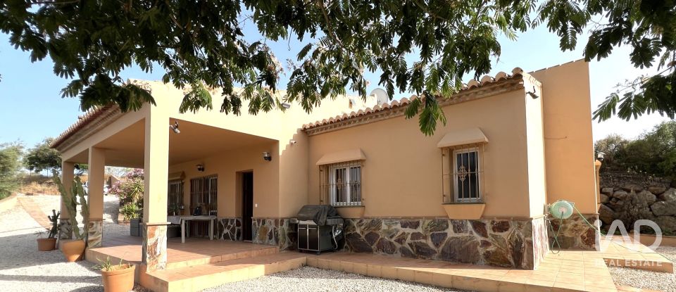 Casa 3 habitacions de 128 m² a Canillas de Aceituno (29716)