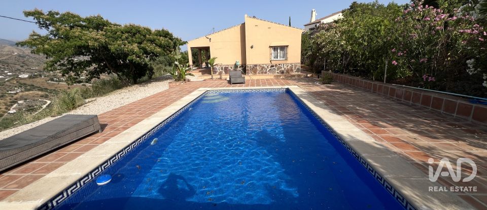 Casa 3 habitacions de 128 m² a Canillas de Aceituno (29716)