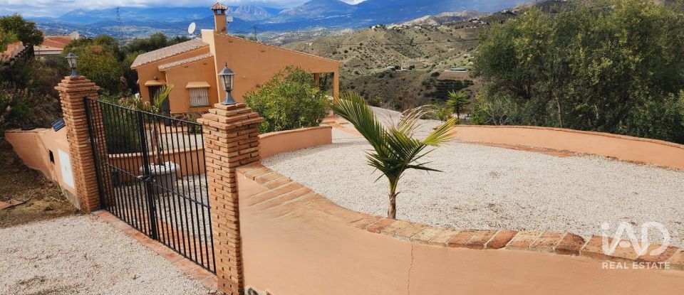 Casa 3 habitacions de 128 m² a Canillas de Aceituno (29716)