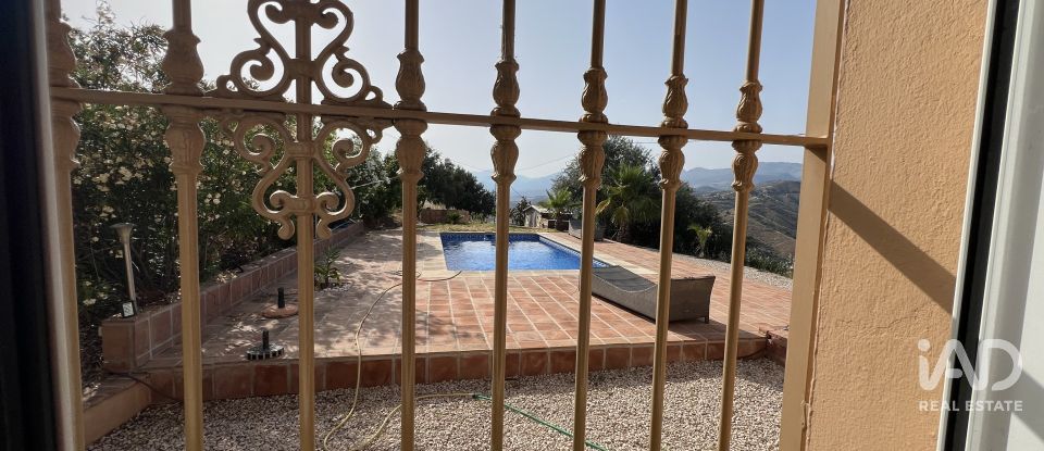 Casa 3 habitacions de 128 m² a Canillas de Aceituno (29716)