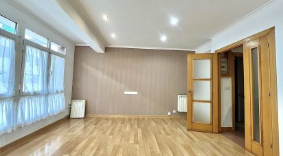 Apartment 4 bedrooms of 90 m² in Fene (15500)