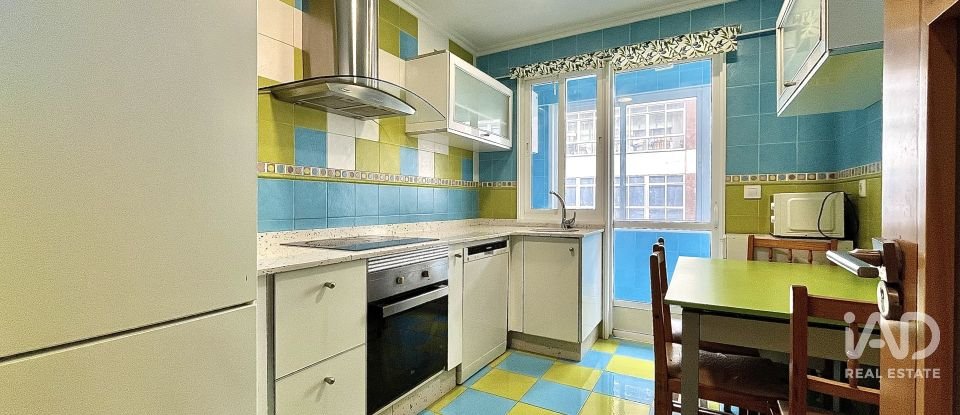 Piso 4 habitaciones de 90 m² en Fene (15500)