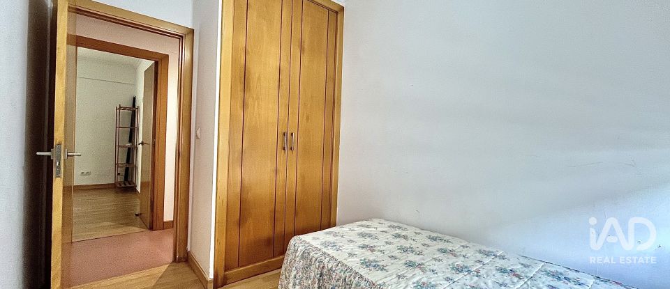 Piso 4 habitaciones de 90 m² en Fene (15500)