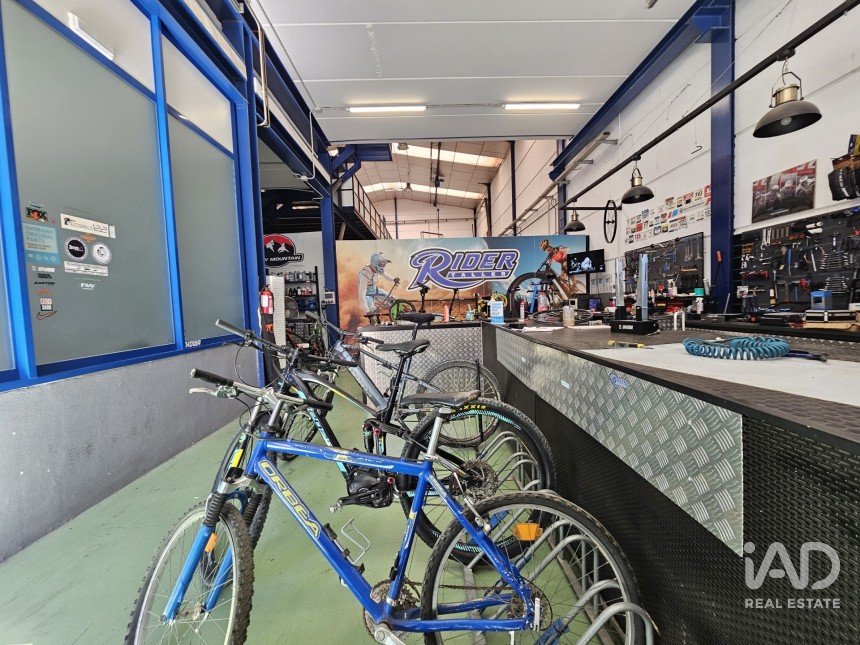 Tienda / local comercial de 451 m² en Poligono Industrial Juncaril (18210)