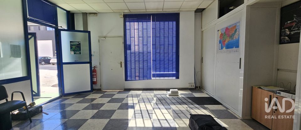 Tienda / local comercial de 451 m² en Poligono Industrial Juncaril (18210)