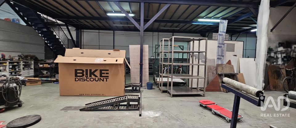 Tienda / local comercial de 451 m² en Poligono Industrial Juncaril (18210)