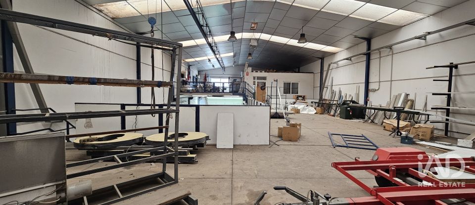 Tienda / local comercial de 451 m² en Poligono Industrial Juncaril (18210)