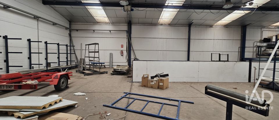 Tienda / local comercial de 451 m² en Poligono Industrial Juncaril (18210)