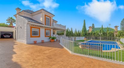 Cottage 6 bedrooms of 200 m² in Balsares (03195)