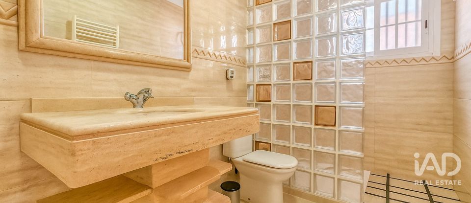 Casa de muntanya 6 habitacions de 200 m² a Balsares (03195)