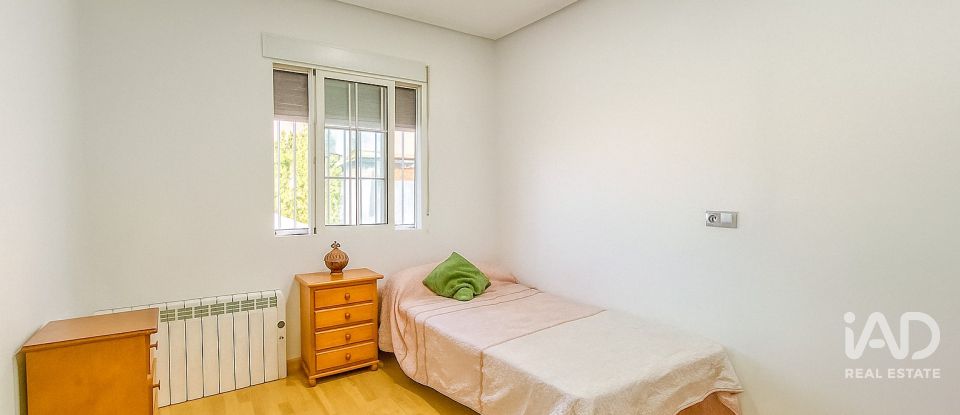 Casa de muntanya 6 habitacions de 200 m² a Balsares (03195)