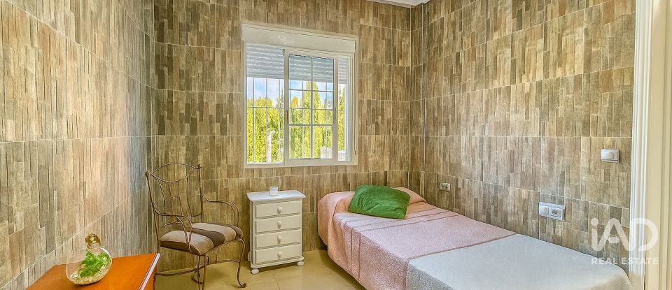 Casa de muntanya 6 habitacions de 200 m² a Balsares (03195)