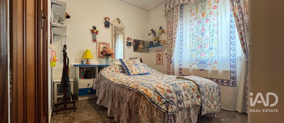 House 5 bedrooms of 322 m² in Adsubia (03786)