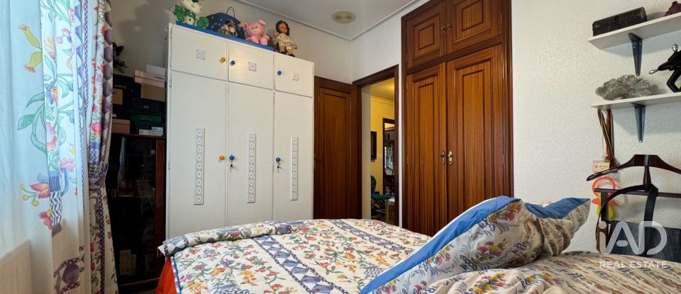 House 5 bedrooms of 322 m² in Adsubia (03786)