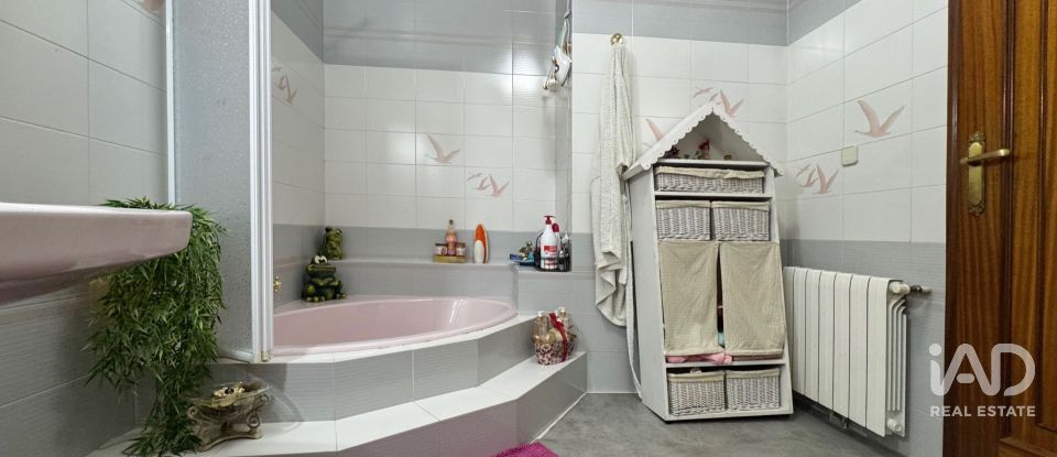 House 5 bedrooms of 322 m² in Adsubia (03786)