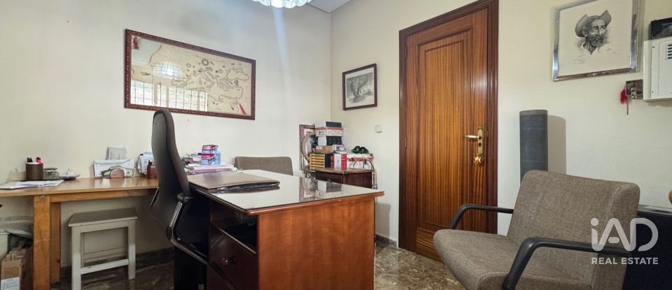 House 5 bedrooms of 322 m² in Adsubia (03786)