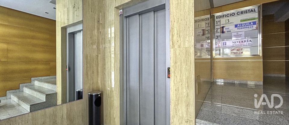 Shop / premises commercial of 325 m² in Ciudad Real (13001)