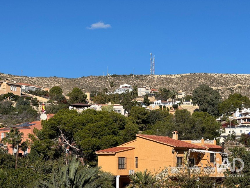 Casa 4 habitacions de 204 m² a El Campello (03560)