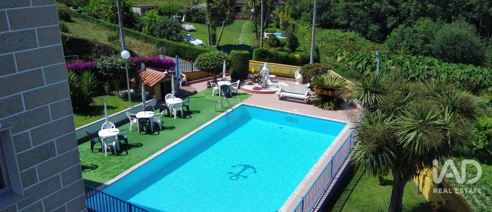 House 15 bedrooms of 689 m² in Aren (36992)