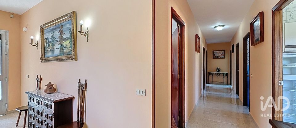 House 15 bedrooms of 689 m² in Aren (36992)