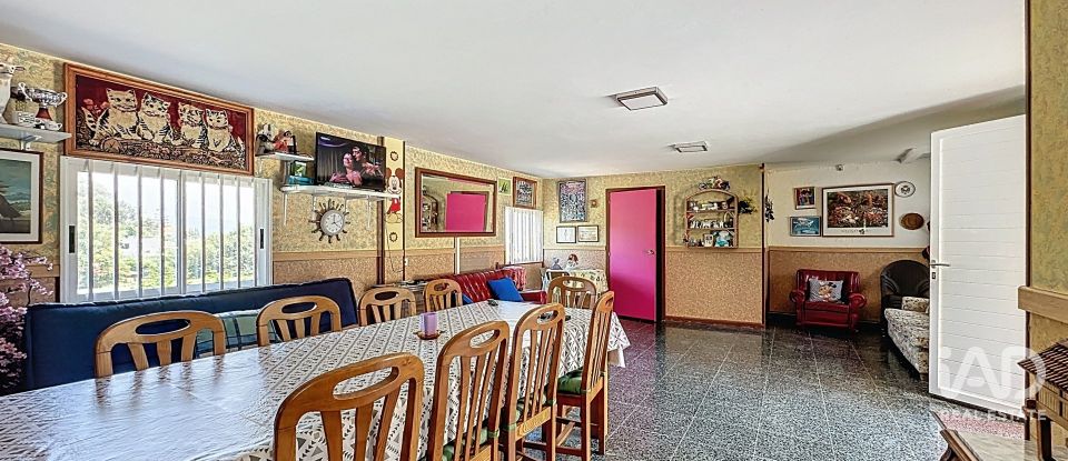 House 15 bedrooms of 689 m² in Aren (36992)