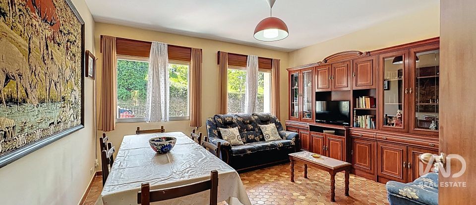 House 15 bedrooms of 689 m² in Aren (36992)