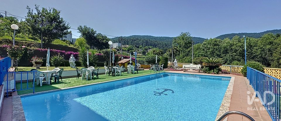 House 15 bedrooms of 689 m² in Aren (36992)