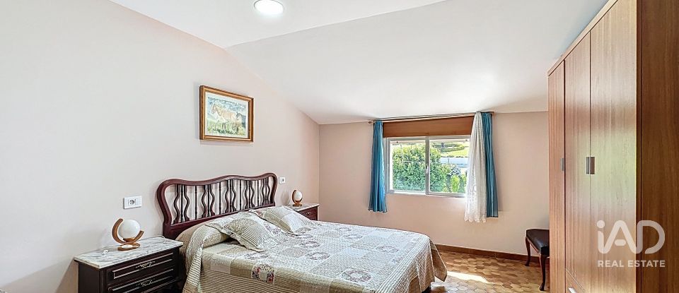 House 15 bedrooms of 689 m² in Aren (36992)