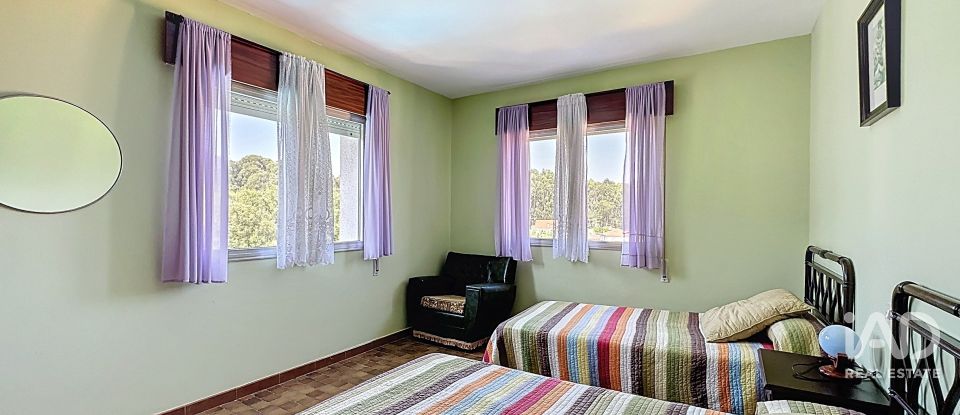 House 15 bedrooms of 689 m² in Aren (36992)