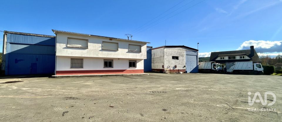 House 5 bedrooms of 300 m² in O Pino (15821)