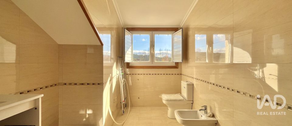 House 5 bedrooms of 300 m² in O Pino (15821)