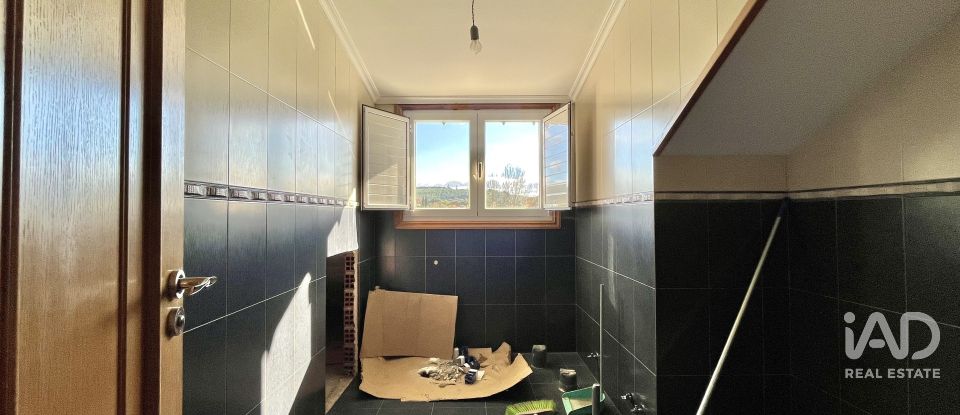 House 5 bedrooms of 300 m² in O Pino (15821)