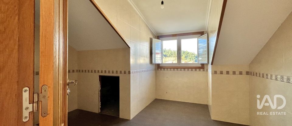 House 5 bedrooms of 300 m² in O Pino (15821)