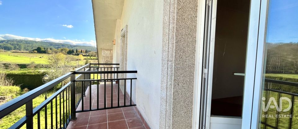 House 5 bedrooms of 300 m² in O Pino (15821)