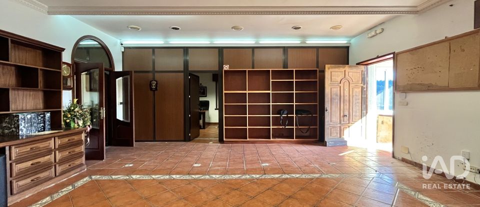 House 5 bedrooms of 300 m² in O Pino (15821)