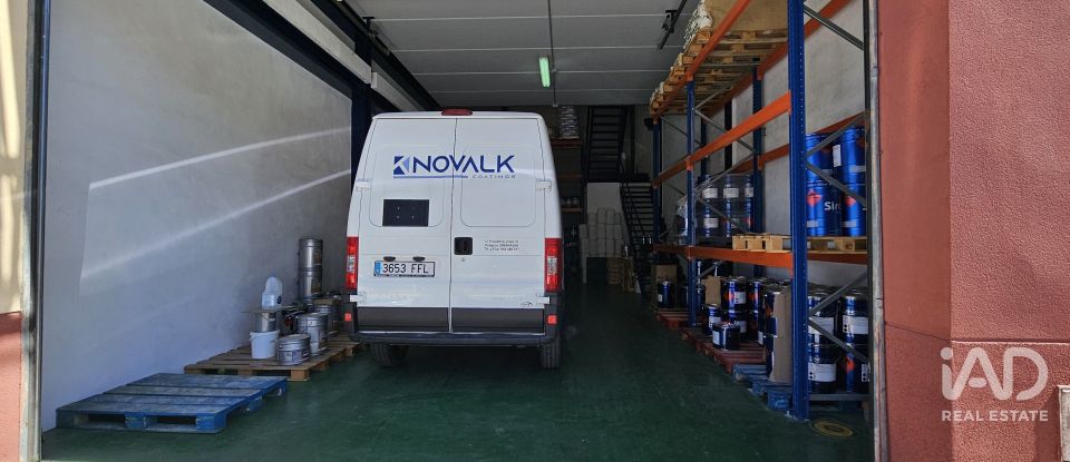 Tienda / local comercial de 449 m² en Poligono Industrial Juncaril (18220)