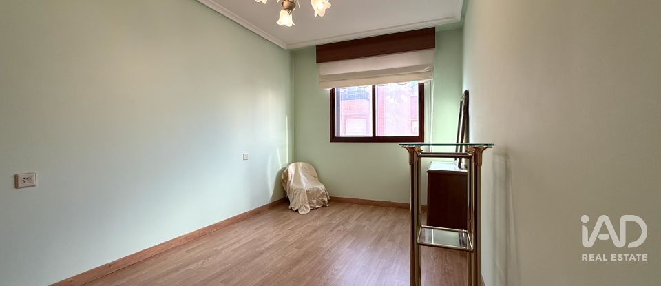 Piso 3 habitaciones de 107 m² en La Bañeza (24750)