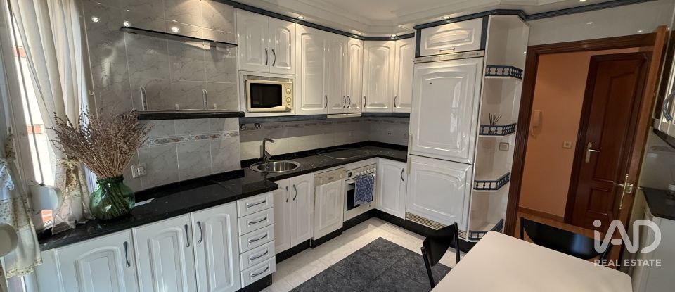 Piso 3 habitaciones de 107 m² en La Bañeza (24750)