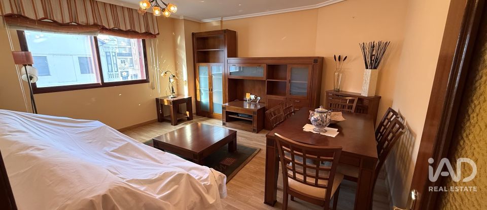 Piso 3 habitaciones de 107 m² en La Bañeza (24750)