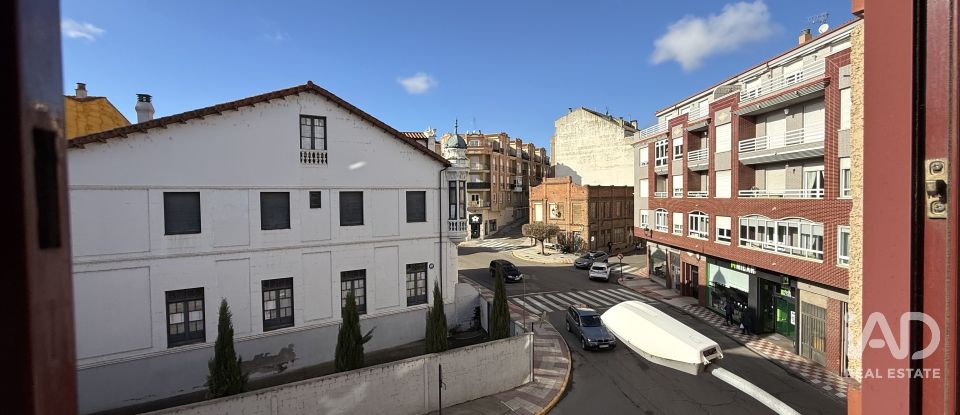 Piso 3 habitaciones de 107 m² en La Bañeza (24750)