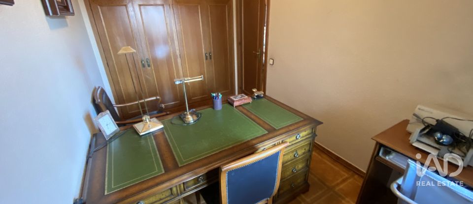 Pis 4 habitacions de 171 m² a Parets del Vallès (08150)