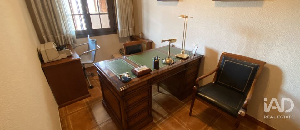 Pis 4 habitacions de 171 m² a Parets del Vallès (08150)