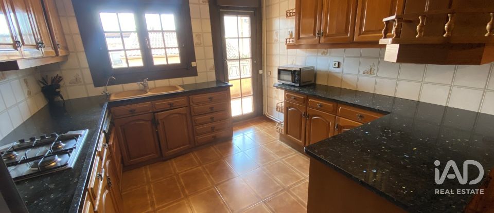 Pis 4 habitacions de 171 m² a Parets del Vallès (08150)